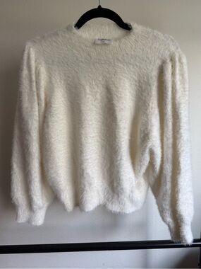 Callahan Knitwear Ivory Fuzzy Crewneck Sweater Size M